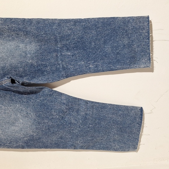 Rue21 Premium Relaxed Crop Distressed Raw Hem 32X26 NWT - Picture 7 of 16